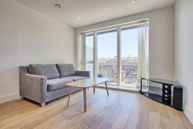 Living area 10.jpg