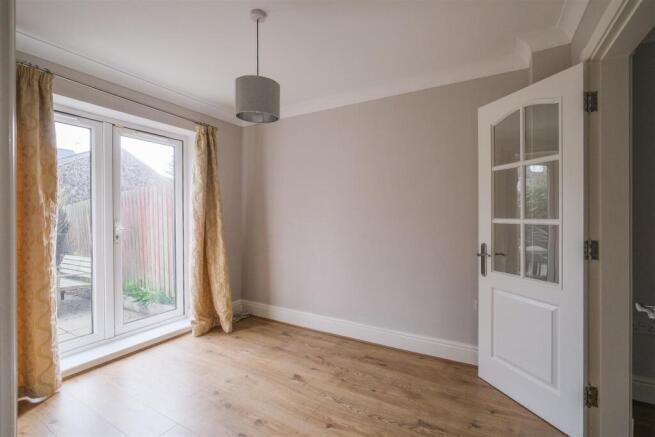 3 bed Town House for sale Image 5
