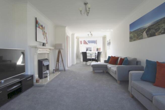 Lounge/Dining Room