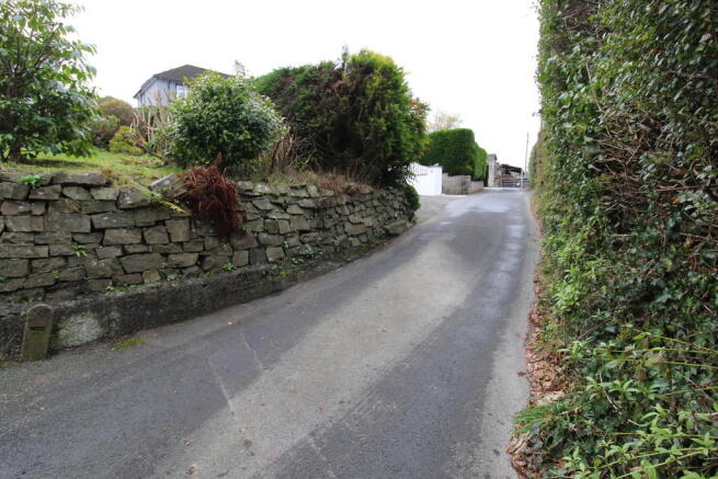 Private Lane Entr...