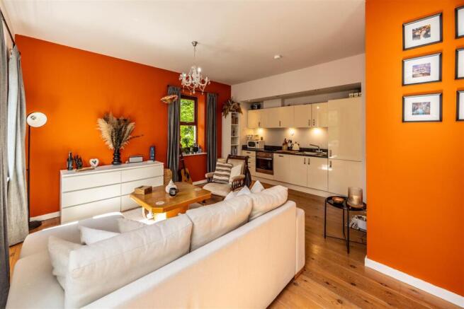 2 bed Apartment for sale Image 9