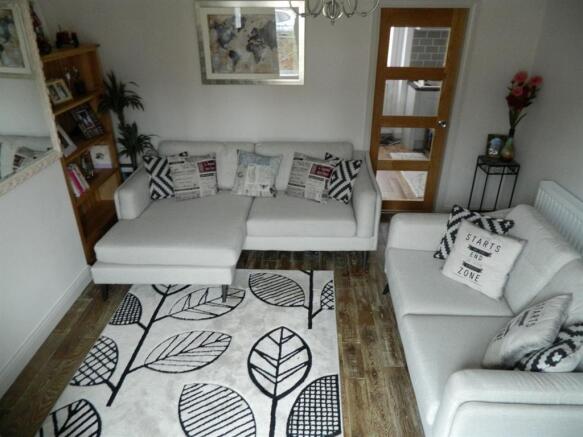 Lounge another view