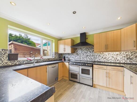 Kitchen/Dining Area