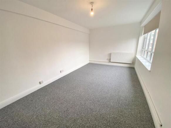 Bedroom 1.jpg