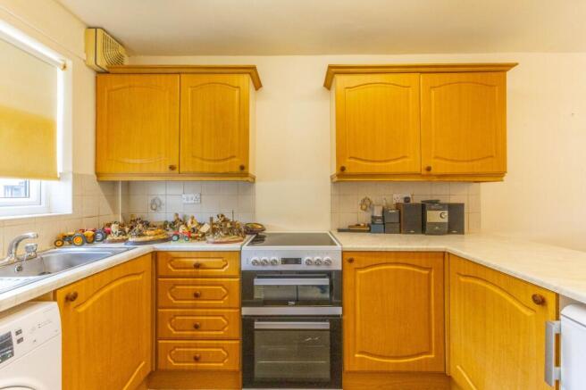 KITCHEN / LIVING AREA