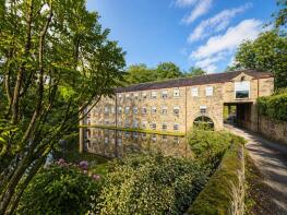 Bents House, Hallas Bridge, Hallas Lane, Cullingworth, Bradford BD13 5BT