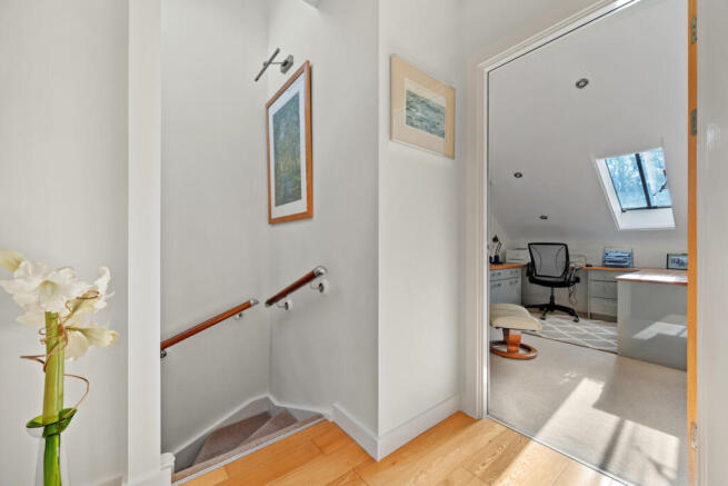 2 bed Apartment for sale Image 12
