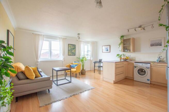 Lounge / Kitchen