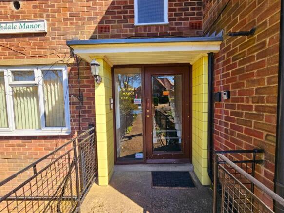 2 bed Flat for sale Image 10