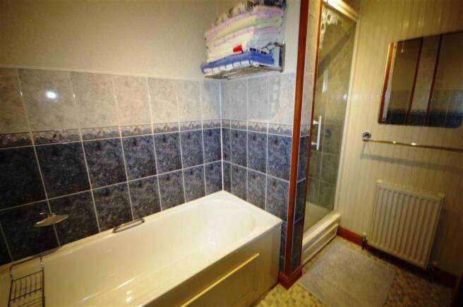 BATHROOM/WC