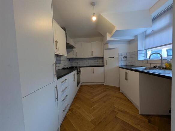 3 bed Semi-Detached to rent Image 4