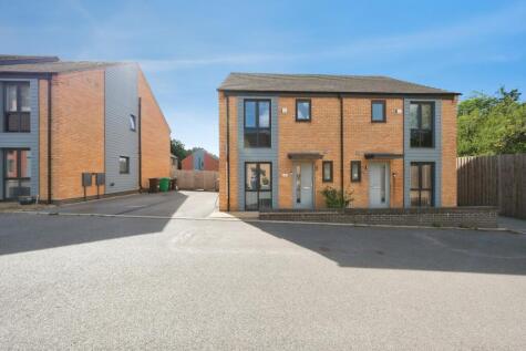 Headstocks Close, Nottingham, Nottinghamshire, NG6