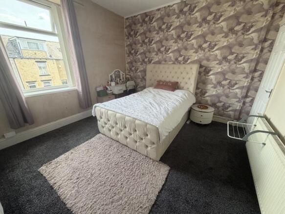 4 bed Terraced to rent Image 7