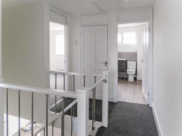 FIRST FLOOR LANDING