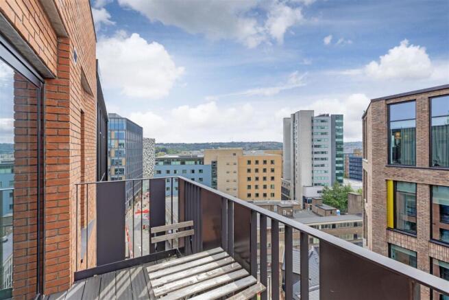 2 bed Flat for sale Image 6