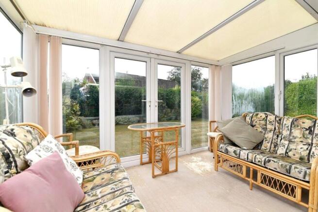 Holmhurst Avenue, Highcliffe On Sea photo 4