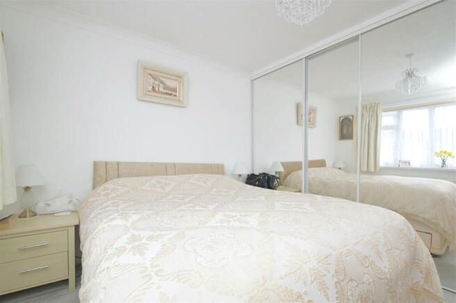 Bed1b.jpg