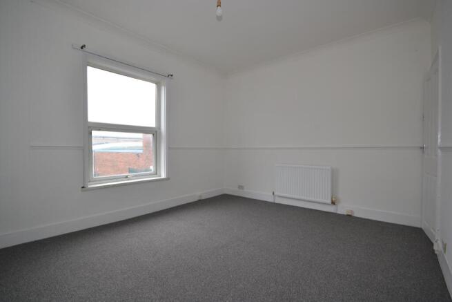 2 bed Terraced to rent Image 4