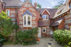 9, Florence Court, Salisbury SP2 0FD