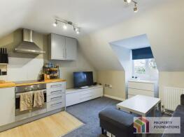 Flat 7, Wellington House, Kentwood Hill, Tilehurst, Reading RG31 6DE