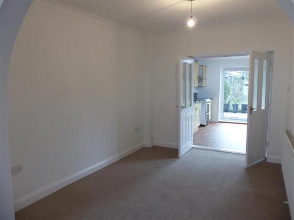 Dining Room - Copy.JPG