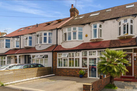 Meadow Close, Raynes Park, SW20