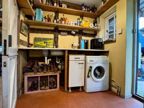 Handy utility & boot room