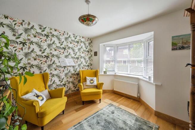 5 bed Detached for sale Image 5
