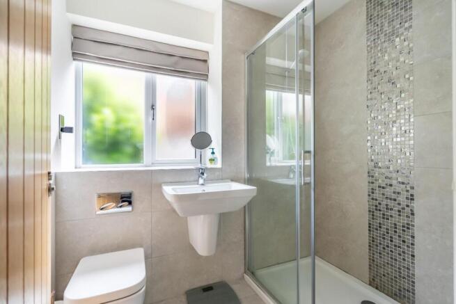 4 bed Detached for sale Image 10