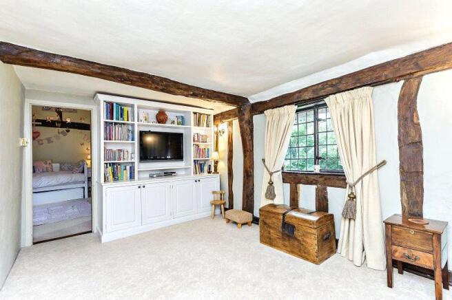 Landing/Tv Area