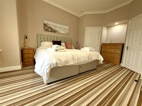 2 bed Apartment for sale Image 6