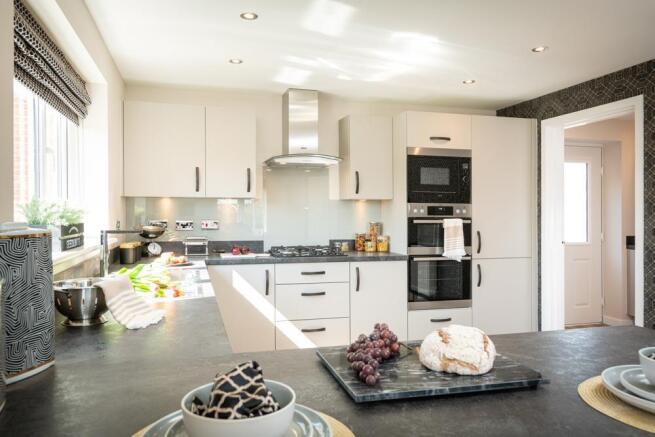 4 bed Detached for sale Image 5