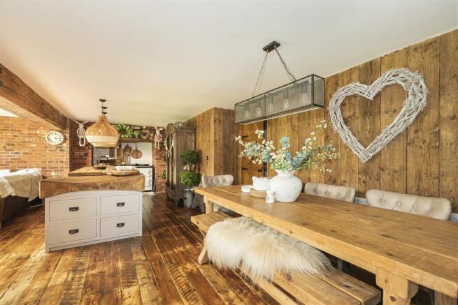 2 Cleveland Close23.jpg