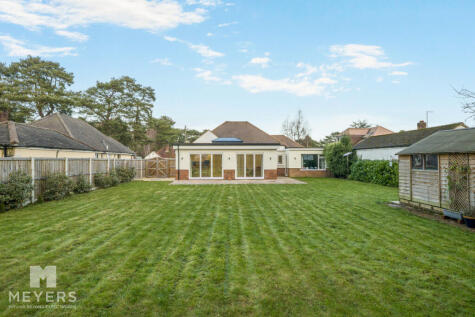 Abbey Road, Ferndown, BH22 0