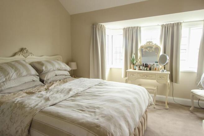 3 bed Semi-Detached to rent Image 11