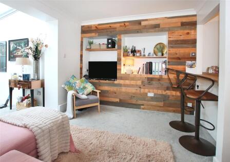 Lower Buckland Road, Lymington, Hampshire, SO41