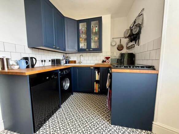 Flat 1, St. Davids Court, Barmouth, LL42 1AF photo 4