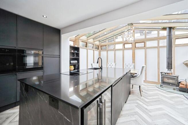 2 bed Semi-Detached for sale Image 6
