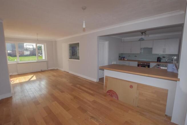 Lounge/ Kitchen/ Dining Room
