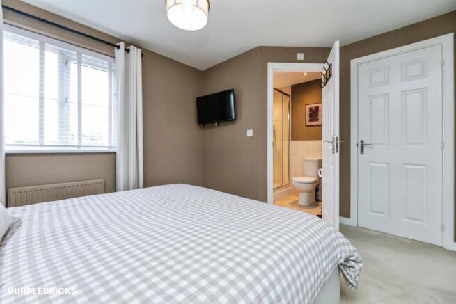 3 bed Semi-Detached for sale Image 12