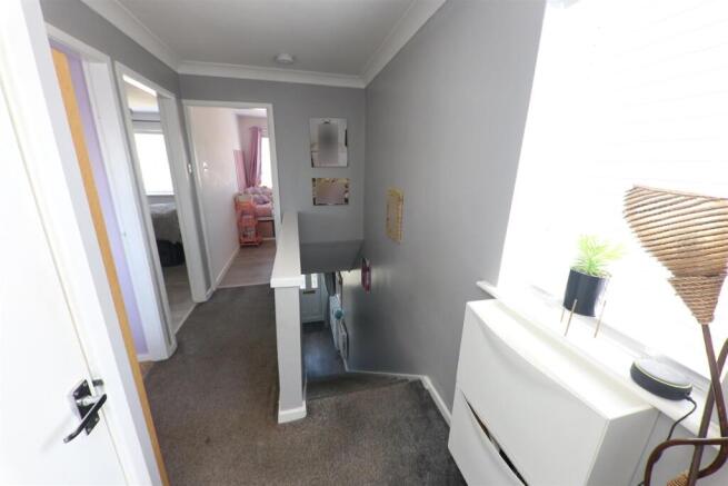 3 bed Semi-Detached for sale Image 10