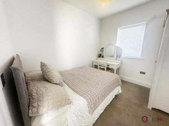 4 bed Detached for sale Image 11