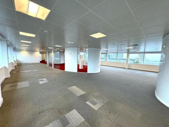 27 Great West Road Brentford 6th Floor 2 .jpg