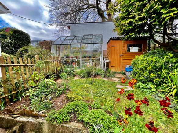 7 Laywell Close 24.JPG