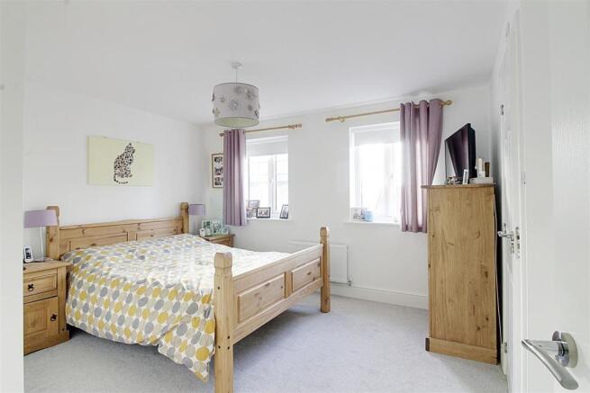 bed 1.jpg