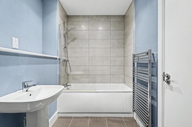 2 bed Flat to rent Image 9