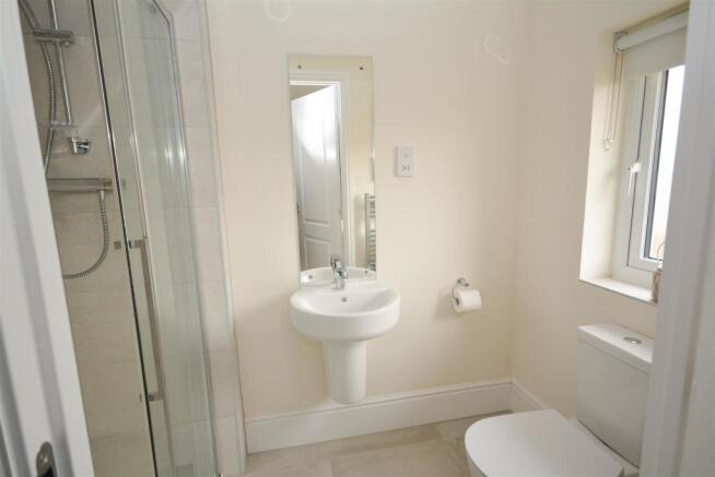 En suite bed 2 2.jpg