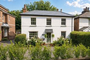 Pembroke Lodge, Portsmouth Road, Thames Ditton KT7 0EY