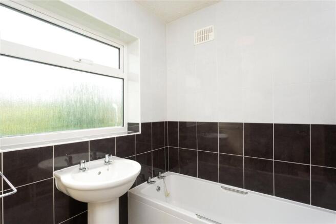 3 bed Semi-Detached for sale Image 9