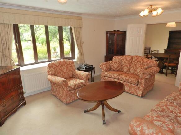 Lounge/Sitting Room